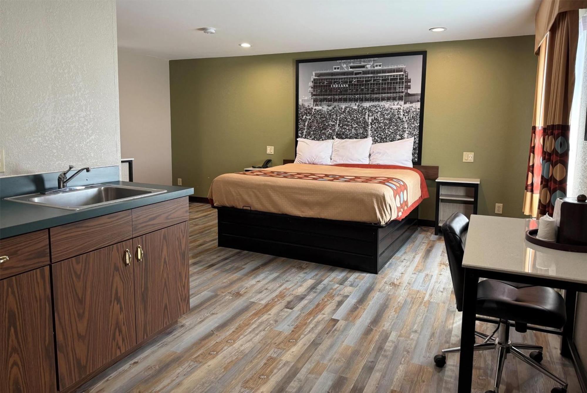 Hotel Super 8 By Wyndham In Frankfort