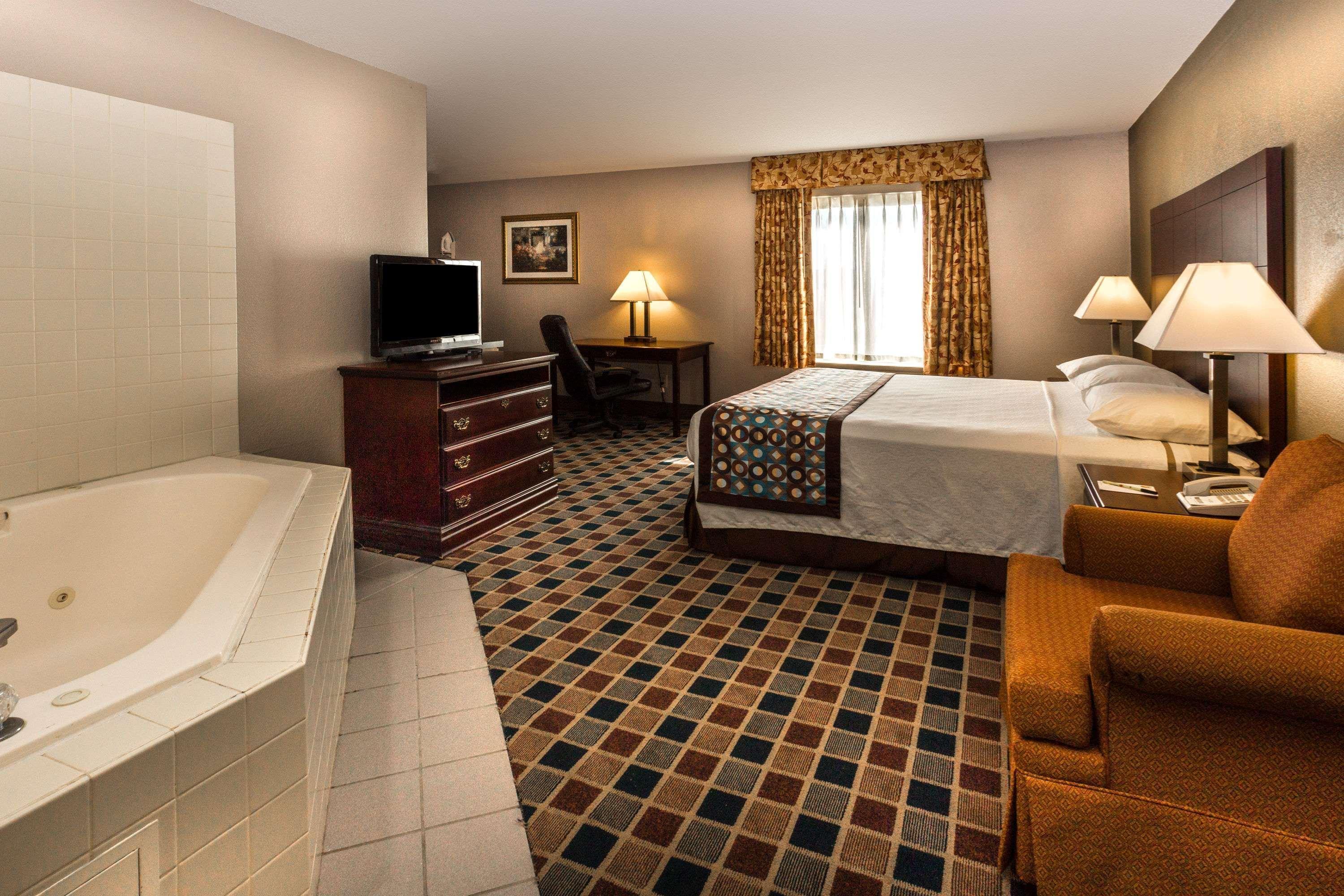 Super 8 By Wyndham In Frankfort