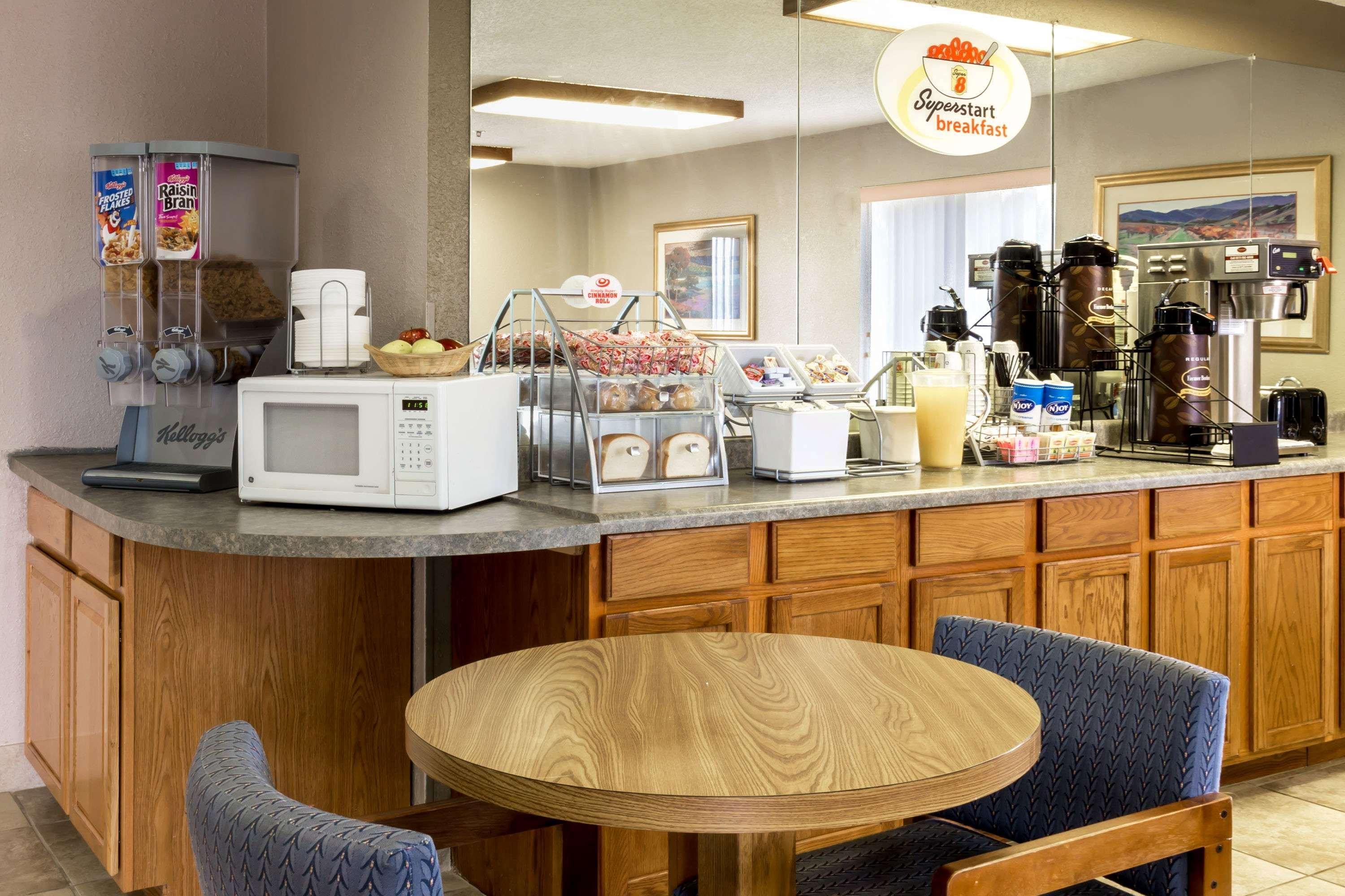 Super 8 By Wyndham In Hotel Frankfort