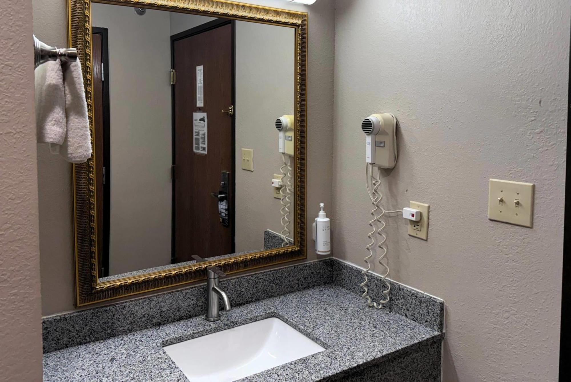 Hotel Super 8 By Wyndham In 2*