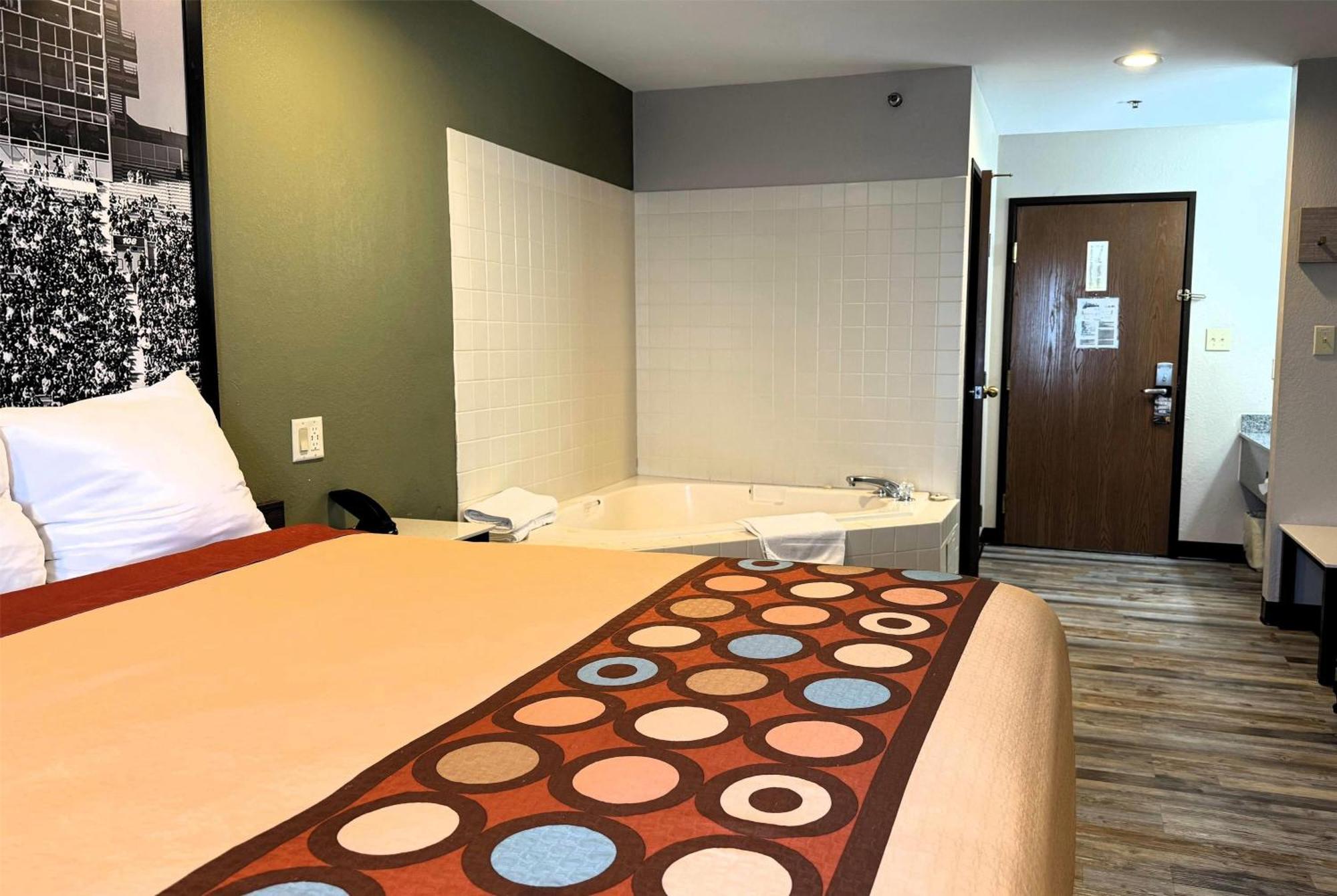 Hotel Super 8 By Wyndham In Frankfort